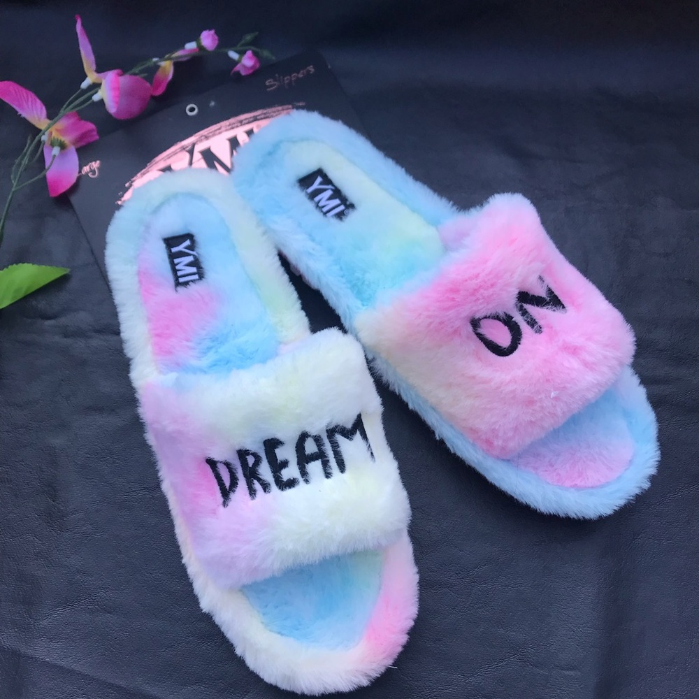 YMI Fuzzy Tie Dye Slippers sz L 8/9 Woman NWT.